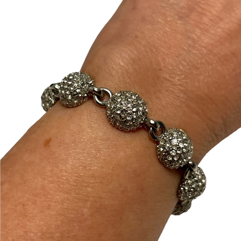 Ann Taylor LOFT Silver Tone Crystal Half Dome Toggle Bracelet 7-1/2”